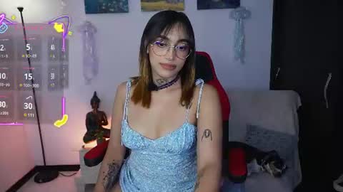 Snapshot of dannielle_ chatting on June 2026 07:15:01 PM online show from June 2026 07:15:01 PM
