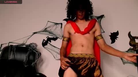 Danny online show from November 2025 12:12:01 AM