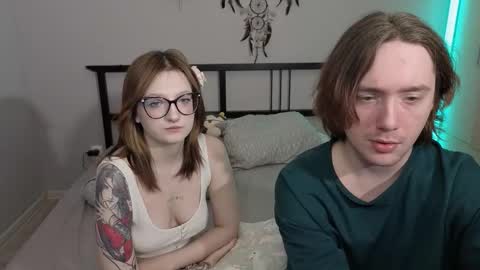 Snapshot of danny_and_ellen chatting on December 2025 07:42:01 PM danny and ellen online show from December 2025 07:42:01 PM