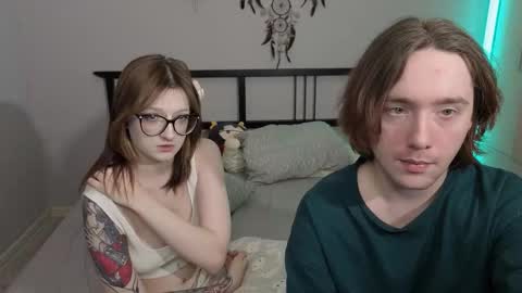 Snapshot of danny_and_ellen chatting on December 2025 07:53:02 PM danny and ellen online show from December 2025 07:53:02 PM