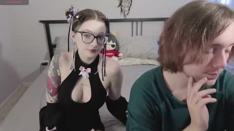 Snapshot of danny_and_ellen chatting on December 2025 05:17:01 PM danny and ellen online show from December 2025 05:17:01 PM