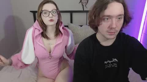 Snapshot of danny_and_ellen chatting on December 2025 05:54:01 PM danny and ellen online show from December 2025 05:54:01 PM