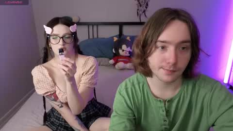 Snapshot of danny_and_ellen chatting on February 2026 06:01:01 PM danny and ellen online show from February 2026 06:01:01 PM