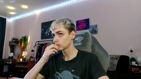 Daniel online show from November 2025 04:22:02 AM