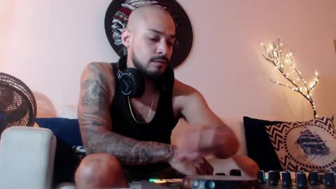 Snapshot of dante_hell1 chatting on April 2026 01:18:01 AM Dante Hell online show from April 2026 01:18:01 AM