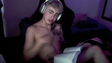 danteobscuro online show from November 2025 06:50:02 PM