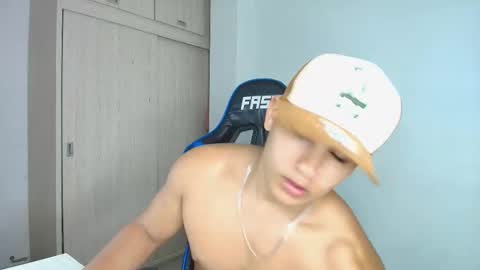 Snapshot of dantraxx chatting on December 2024 09:12:01 PM Dantraxx online show from December 2024 09:12:01 PM