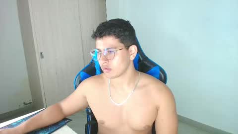 Snapshot of dantraxx chatting on January 2025 12:29:01 AM Dantraxx online show from January 2025 12:29:01 AM