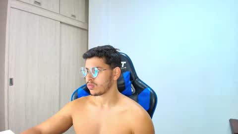 Snapshot of dantraxx chatting on September 2025 01:19:02 AM Dantraxx online show from September 2025 01:19:02 AM