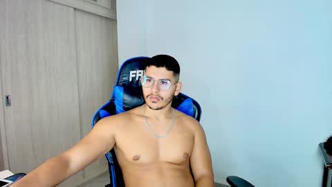 Snapshot of dantraxx chatting on December 2025 03:03:02 AM Dantraxx online show from December 2025 03:03:02 AM