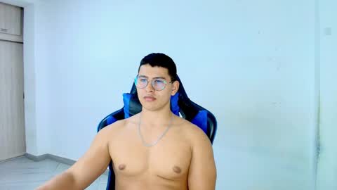 Snapshot of dantraxx chatting on February 2026 12:32:01 AM Dantraxx online show from February 2026 12:32:01 AM