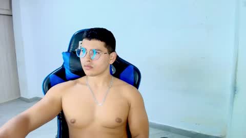 Snapshot of dantraxx chatting on March 2026 11:33:01 PM Dantraxx online show from March 2026 11:33:01 PM