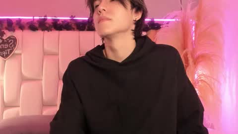 daphne_and_roger online show from March 2026 11:06:01 AM