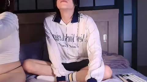 daphne_and_roger_ online show from June 2026 11:19:01 AM