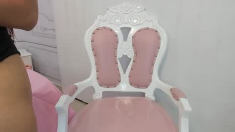 Snapshot of daphne_fox_ chatting on March 2025 05:57:01 AM Daphne  online show from March 2025 05:57:01 AM