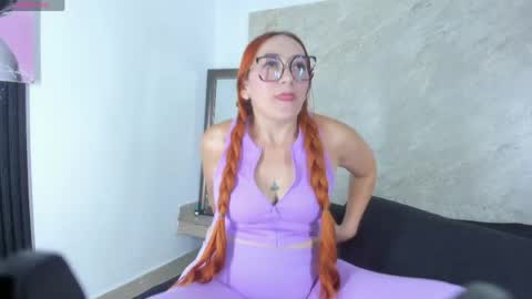 Daphne Hills  online show from May 2026 01:40:01 PM