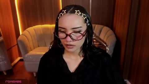 daphne_nicole_b online show from June 2026 12:51:02 PM