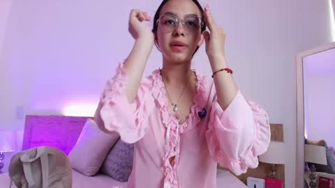 Snapshot of daphnevalucci chatting on April 2026 08:07:01 PM daphnevalucci online show from April 2026 08:07:01 PM