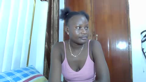 ESTHER online show from November 2025 07:57:02 PM