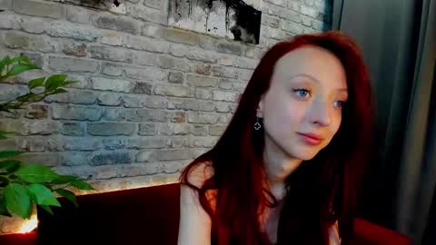 Snapshot of daria_j chatting on September 2025 04:06:02 AM Daria J online show from September 2025 04:06:02 AM