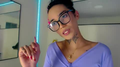 Snapshot of darianna_atehortua chatting on April 2026 10:13:02 PM Dary online show from April 2026 10:13:02 PM