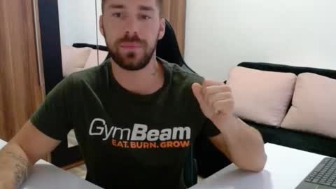 darius_94 online show from September 2025 04:36:02 AM