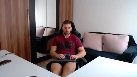 darius_94 online show from October 2025 07:39:01 AM