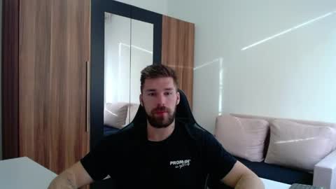 darius_94 online show from April 2026 05:23:01 AM