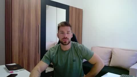 darius_94 online show from May 2026 03:22:01 AM