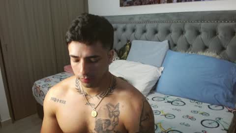 Darius Phoenix  online show from February 2025 04:15:02 AM