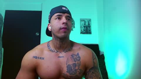 Darius Phoenix  online show from September 2025 10:43:02 PM