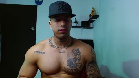 Darius Phoenix  online show from November 2025 09:14:02 PM