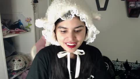 Snapshot of dark_angel_66 chatting on December 2024 04:54:02 AM Moony online show from December 2024 04:54:02 AM