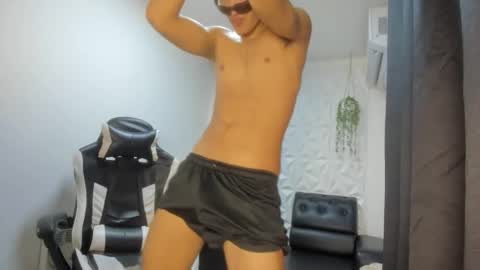 dark_badboy online show from May 2026 07:33:01 PM