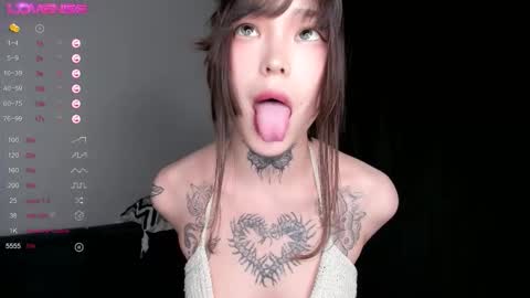 Ester online show from October 2025 02:23:02 PM