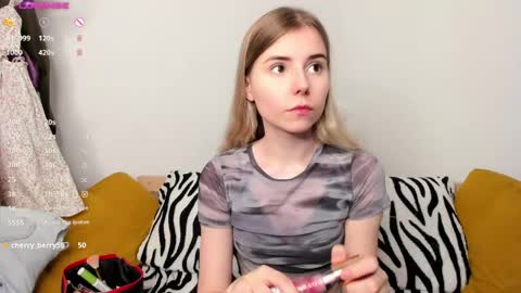 Ester online show from May 2026 10:44:01 AM