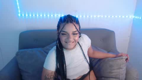 dark_flama online show from November 2025 04:43:02 PM