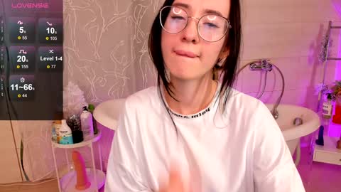 Lola online show from December 2024 03:48:02 PM