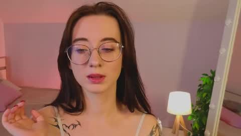 Lola online show from February 2025 09:44:02 AM