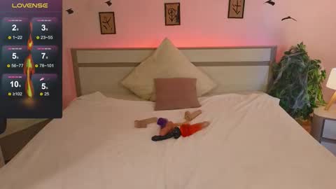 Lola online show from October 2025 02:25:02 AM