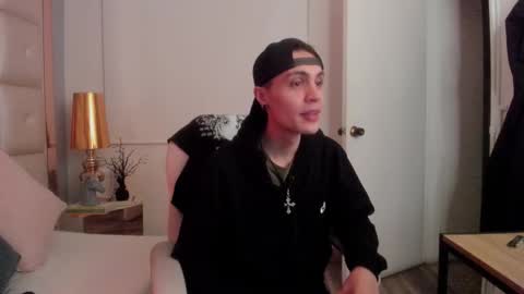 dark_sun333 online show from December 2025 03:45:02 AM