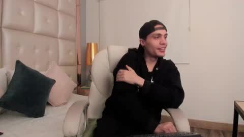 dark_sun333 online show from January 2026 01:51:01 AM