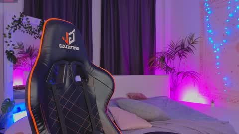 Vamp  online show from January 2025 09:16:01 PM