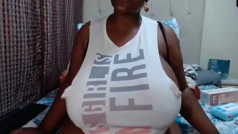 Snapshot of darkbusty chatting on January 2025 08:18:02 PM DarkBusty online show from January 2025 08:18:02 PM