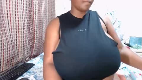 Snapshot of darkbusty chatting on January 2025 07:10:02 PM DarkBusty online show from January 2025 07:10:02 PM