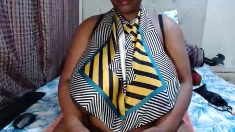 Snapshot of darkbusty chatting on October 2025 08:38:02 PM DarkBusty online show from October 2025 08:38:02 PM