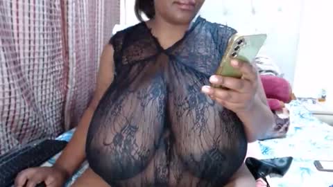 Snapshot of darkbusty chatting on October 2025 06:35:02 AM DarkBusty online show from October 2025 06:35:02 AM