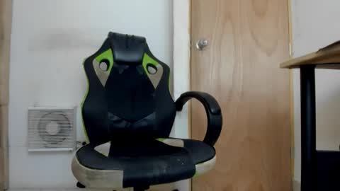 darkknightx01 online show from February 2026 09:23:01 AM