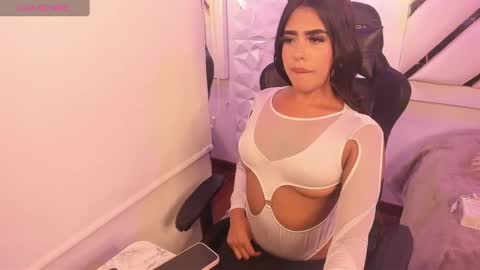 Darla santos  online show from November 2025 01:39:01 AM