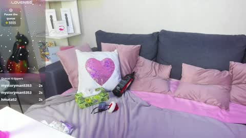 darlenedolce online show from December 2024 12:37:01 PM
